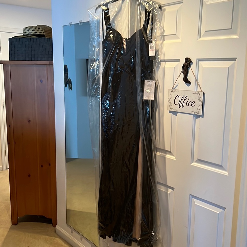 Long formal black dress sz 15 NWT